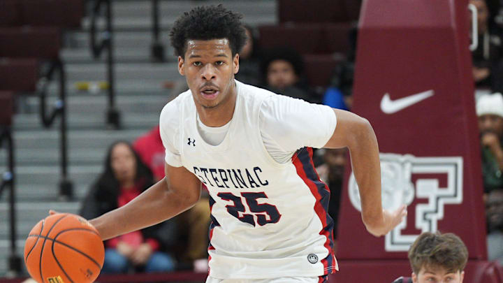 Stepinac’s Jasiah Jervis (25) during game against Iona during CHSAA AA quarterfinal at Fordham University in the Bronx March 1, 2026. Stepinac won the game 67-51.