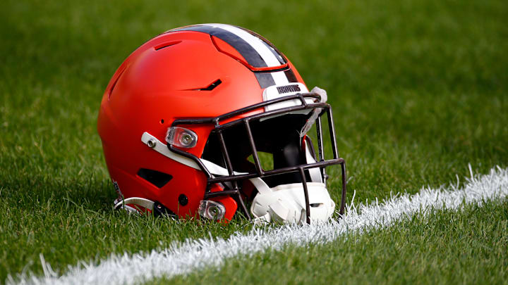 Cleveland Browns v Pittsburgh Steelers