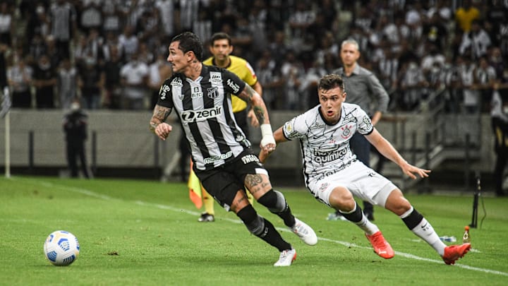 Vozão e Timão se enfrentam em partida que pode devolver a liderança momentânea aos paulistas 