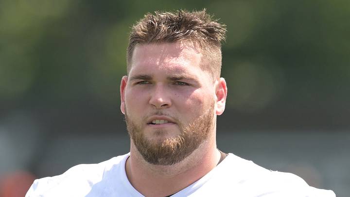 Cleveland Browns guard Zak Zinter