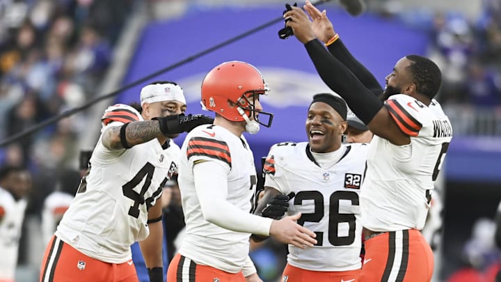 Cleveland Browns linebacker Anthony Walker Jr. (5).