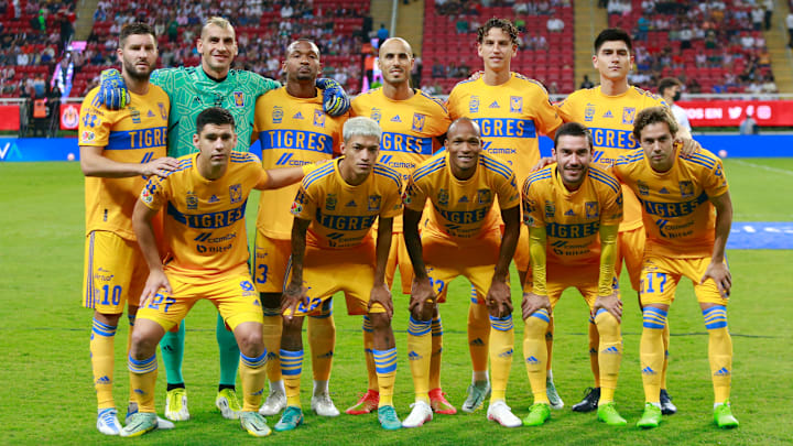 Jugadores de Tigres previo a un partido.