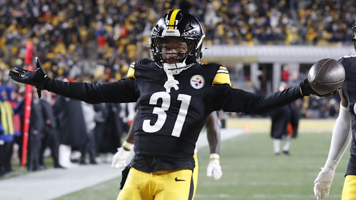 Jan 4, 2025; Pittsburgh, Pennsylvania, USA; Pittsburgh Steelers cornerback Beanie Bishop Jr. (31) celebrates after intercepting a Cincinnati Bengals pass during the second quarter at Acrisure Stadium. Mandatory Credit: Charles LeClaire-Imagn Images Jan 4, 2025; Pittsburgh, Pennsylvania, USA; Pittsburgh Steelers cornerback Beanie Bishop Jr. (31) celebrates after intercepting a Cincinnati Bengals pass during the second quarter at Acrisure Stadium. Mandatory Credit: Charles LeClaire-Imagn Images