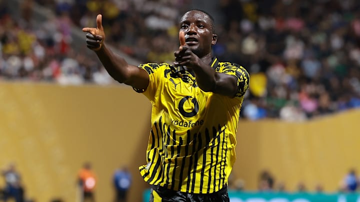 Guirassy fez os dois gols do Borussia Guirassy fez os dois gols do Borussia