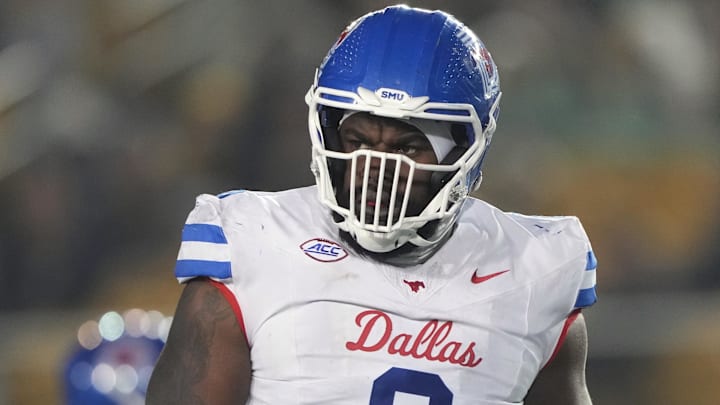 Southern Methodist Mustangs defensive tackle Jeffrey M'ba (6) Mandatory Credit: Darren Yamashita-Imagn Images