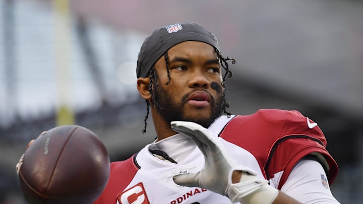 Dec 5, 2021; Chicago, Illinois, USA; Arizona Cardinals quarterback Kyler Murray (1) warms up before the game against the Chicago Bears at Soldier Field. Mandatory Credit: Quinn Harris-Imagn Images Dec 5, 2021; Chicago, Illinois, USA; Arizona Cardinals quarterback Kyler Murray (1) warms up before the game against the Chicago Bears at Soldier Field. Mandatory Credit: Quinn Harris-Imagn Images
