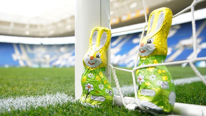 Am Osterwochenende ruht der Ball am Freitag Am Osterwochenende ruht der Ball am Freitag