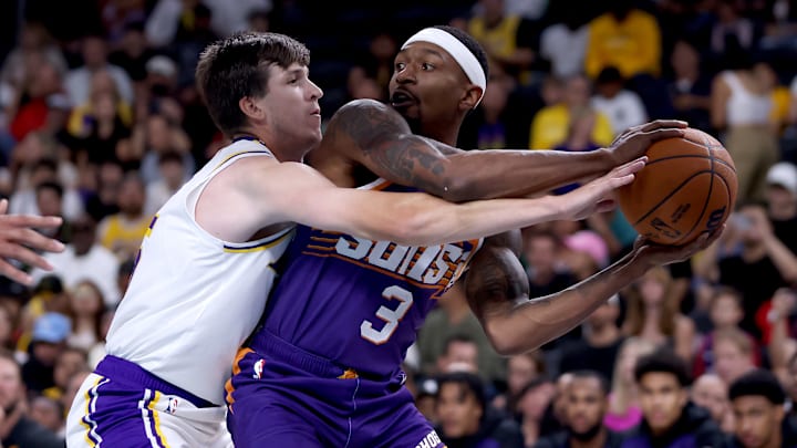 Phoenix Suns v Los Angeles Lakers