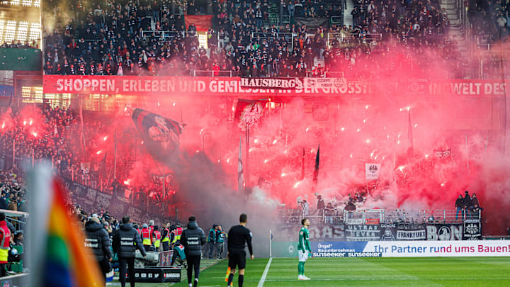 Eintracht-Fans zündeten auch 2025 wieder fleißig Pyrotechnik