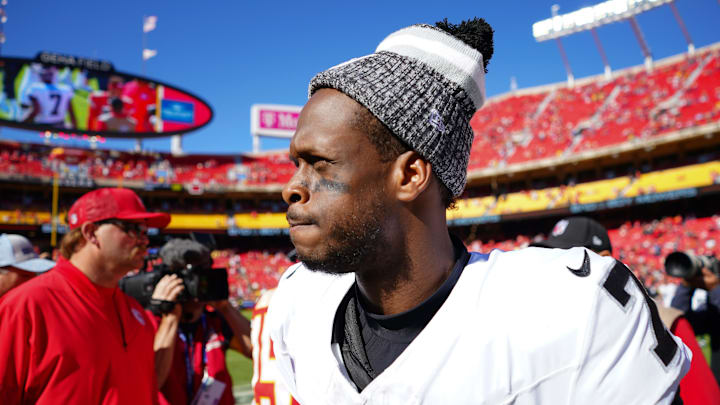 Oct 19, 2025; Kansas City, Missouri, USA; Las Vegas Raiders quarterback Geno Smith (7) looks on after the game against the Kansas City Chiefs at GEHA Field at Arrowhead Stadium. Mandatory Credit: Denny Medley-Imagn Images Oct 19, 2025; Kansas City, Missouri, USA; Las Vegas Raiders quarterback Geno Smith (7) looks on after the game against the Kansas City Chiefs at GEHA Field at Arrowhead Stadium. Mandatory Credit: Denny Medley-Imagn Images