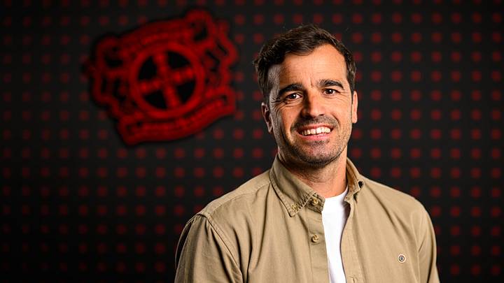 Bekommt Carles Martinez einen neuen Abwehrboss? Bekommt Carles Martinez einen neuen Abwehrboss?