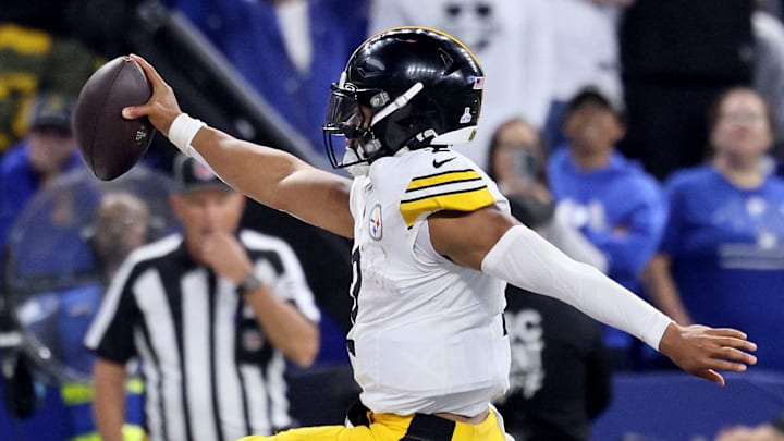 Pittsburgh Steelers v Indianapolis Colts