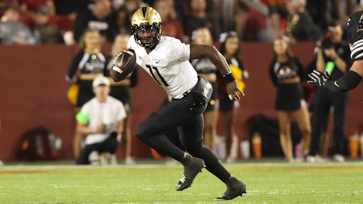 UCF quarterback Jacurri Brown (11) leads the Knights into a pivotal Big 12 matchup with BYU on Saturday, Oct. 26.
