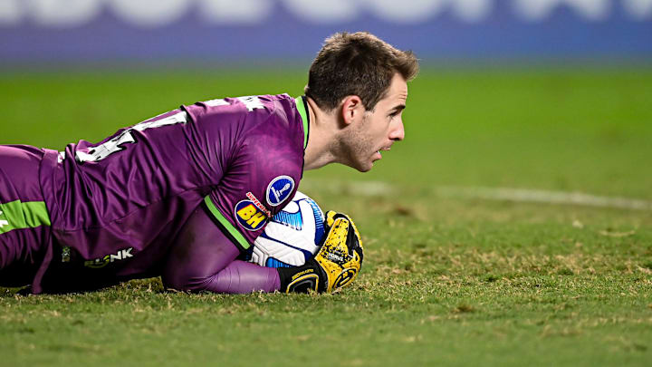 Mateus Pasinato teve grande atuação contra o Corinthians em Belo Horizonte