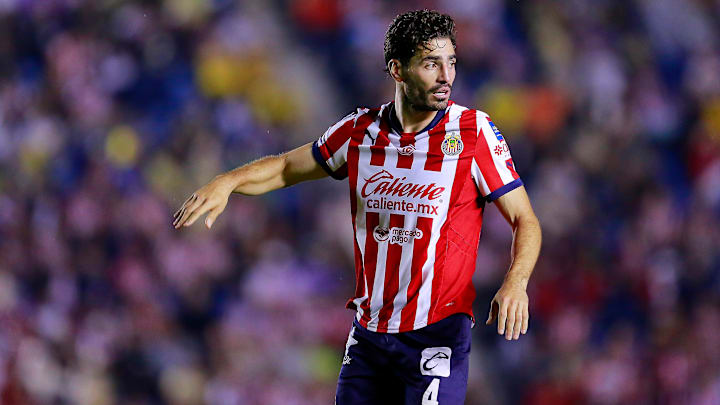 Chivas habría vendido al zaguero Antonio ‘Pollo’ Briseño al Toluca. Chivas habría vendido al zaguero Antonio ‘Pollo’ Briseño al Toluca.