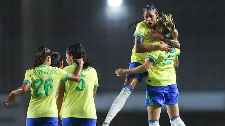 Seleção feminina volta a campo apenas no final de novembro