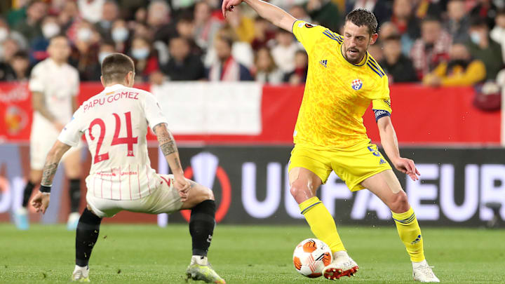 Dínamo Zagreb e Sevilla disputam vaga nas oitavas de final da Europa League. 