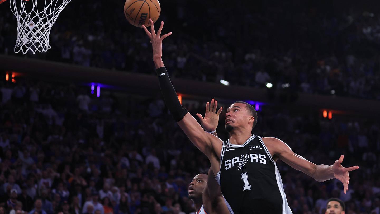 Spurs Finals Collapse Offers Sweeney Early Look at Magic Problems