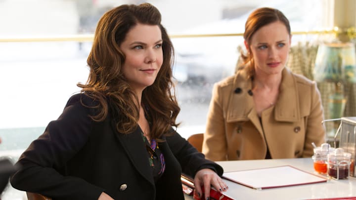 Lauren Graham and Alexis Bledel in Gilmore Girls: A Year in the Life
