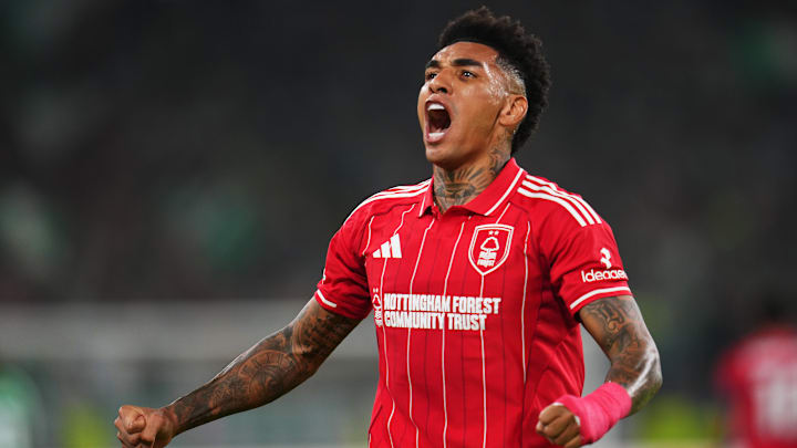 Ex-Botafogo, Igor Jesus anotou doblete e garantiu virada para o Forest na Espanha