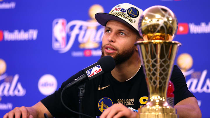 Curry celebró el primer MVP en finales de su carrera