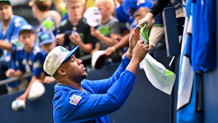 Uchenna Nwosu of the Seattle Seahawks