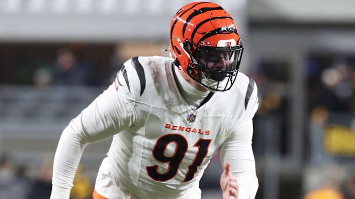 Jan 4, 2025; Pittsburgh, Pennsylvania, USA; Cincinnati Bengals defensive end Trey Hendrickson (91) pass rushes at the line of scrimmage against the Pittsburgh Steelers during the second quarter at Acrisure Stadium. Mandatory Credit: Charles LeClaire-Imagn Images Jan 4, 2025; Pittsburgh, Pennsylvania, USA; Cincinnati Bengals defensive end Trey Hendrickson (91) pass rushes at the line of scrimmage against the Pittsburgh Steelers during the second quarter at Acrisure Stadium. Mandatory Credit: Charles LeClaire-Imagn Images