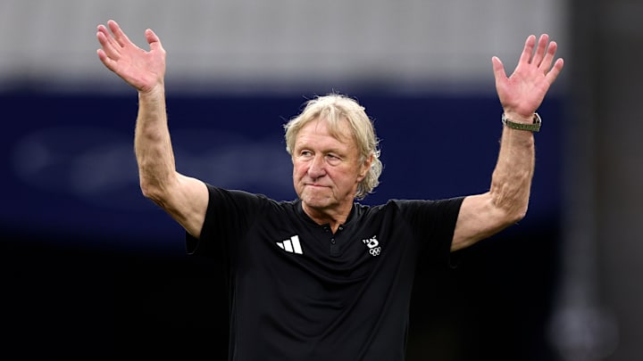 Horst Hrubesch verabschiedet sich als Bundestrainer. Horst Hrubesch verabschiedet sich als Bundestrainer.