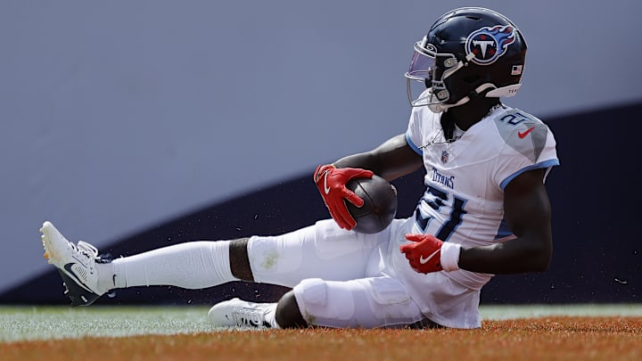 Sep 7, 2025; Denver, Colorado, USA; Tennessee Titans cornerback Roger McCreary (21) reacts after an interception against the Denver Broncos in the first half at Empower Field at Mile High. Mandatory Credit: Isaiah J. Downing-Imagn Images Sep 7, 2025; Denver, Colorado, USA; Tennessee Titans cornerback Roger McCreary (21) reacts after an interception against the Denver Broncos in the first half at Empower Field at Mile High. Mandatory Credit: Isaiah J. Downing-Imagn Images