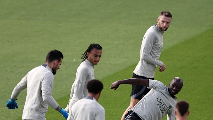 Milan Skriniar and Marco Asensio's return to PSG is imminent. Skriniar, recovering since January, has made unexpected progress, joining teammates in exercises this Tuesday.
