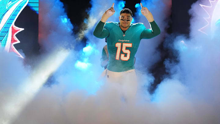 Miami Dolphins linebacker Jaelan Phillips (15) takes the field prior to the game against the Tennessee Titans at Hard Rock Stadium in Week 4 last season.
