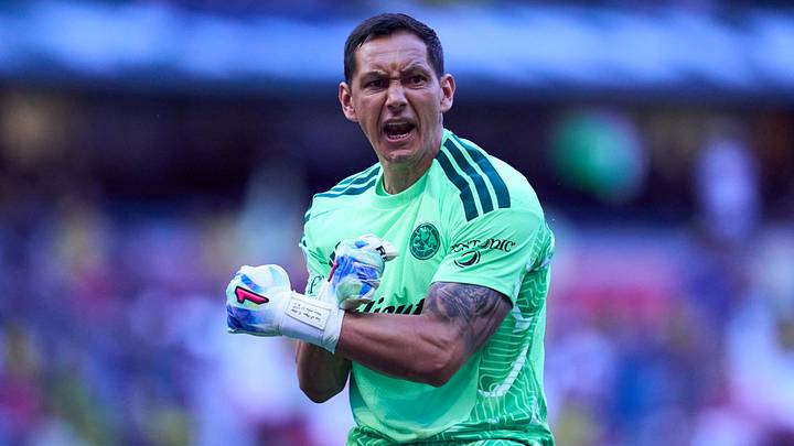 Rodolfo Cota sostiene al América antes de la goleada 3-0 sobre Santos Laguna