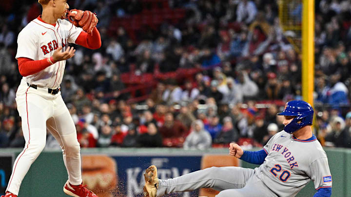 May 21, 2025; Boston, Massachusetts, USA; (Editors Notes: Caption Correction) Boston Red Sox second baseman Kristian Campbell (28) forces out New York Mets first baseman Pete Alonso (20) during the fourth inning at Fenway Park. Mandatory Credit: Eric Canha-Imagn Images May 21, 2025; Boston, Massachusetts, USA; (Editors Notes: Caption Correction) Boston Red Sox second baseman Kristian Campbell (28) forces out New York Mets first baseman Pete Alonso (20) during the fourth inning at Fenway Park. Mandatory Credit: Eric Canha-Imagn Images