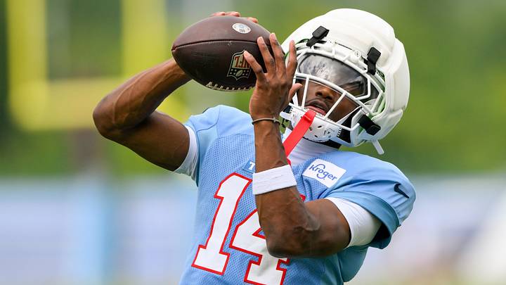 Tennessee Titans wider receiver Carnell Tate (14) makes a catch during training camp at Vanderbilt Health Football Center. Mandatory Credit: Steve Roberts-Imagn Images Tennessee Titans wider receiver Carnell Tate (14) makes a catch during training camp at Vanderbilt Health Football Center. Mandatory Credit: Steve Roberts-Imagn Images