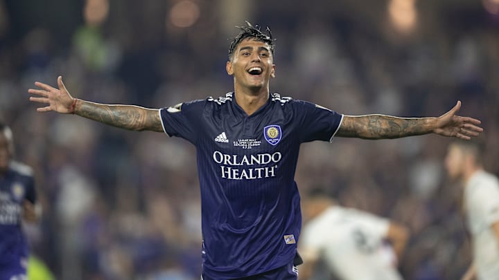 Criado na base do Peñarol, Facundo Torres se acostumou a brilhar em decisões desde cedo 