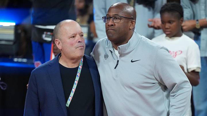 Dec 16, 2025; Las Vegas, Nevada, USA; New York Knicks president Leon Rose (left) and coach Mike Brown embrace after the Emirates NBA Cup Final against the San Antonio Spurs at T-Mobile Arena. Mandatory Credit: Kirby Lee-Imagn Images Dec 16, 2025; Las Vegas, Nevada, USA; New York Knicks president Leon Rose (left) and coach Mike Brown embrace after the Emirates NBA Cup Final against the San Antonio Spurs at T-Mobile Arena. Mandatory Credit: Kirby Lee-Imagn Images