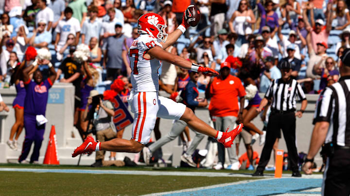 Christian Bentancur scoring a touchdown in Clemson v North Carolina game 