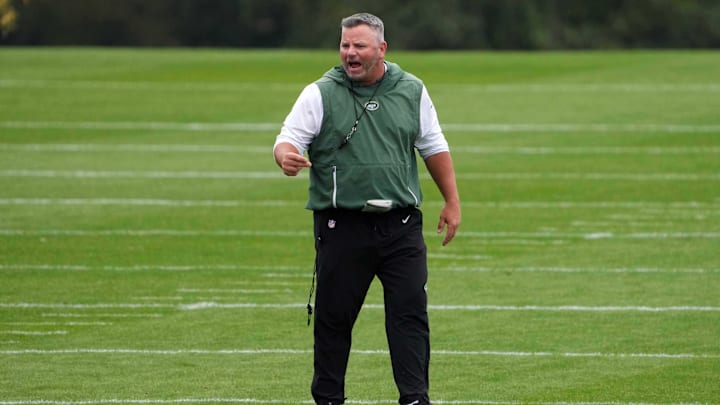 Oct 8, 2021; Ware, England, United Kingdom; New York Jets special teams coordinator Brant Boyer during a practice at the Manor Marriott Hotel and Country Club. Mandatory Credit: Kirby Lee-Imagn Images Oct 8, 2021; Ware, England, United Kingdom; New York Jets special teams coordinator Brant Boyer during a practice at the Manor Marriott Hotel and Country Club. Mandatory Credit: Kirby Lee-Imagn Images