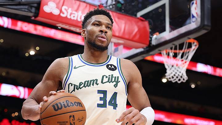 Las apuestas por el traspaso de Giannis Antetokounmpo están a punto de comenzar. Las apuestas por el traspaso de Giannis Antetokounmpo están a punto de comenzar.