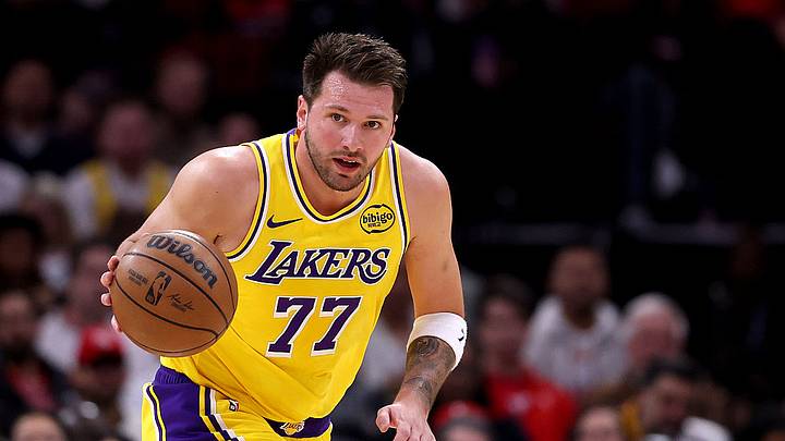 Esta temporada, Doncic lideró la NBA en puntos totales con 2,143, en partidos de 30 o más anotaciones con 28, y en partidos de 40 o más con 14. Esta temporada, Doncic lideró la NBA en puntos totales con 2,143, en partidos de 30 o más anotaciones con 28, y en partidos de 40 o más con 14.