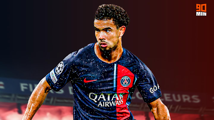 Warren Zaïre-Emery se voit rester au PSG. 