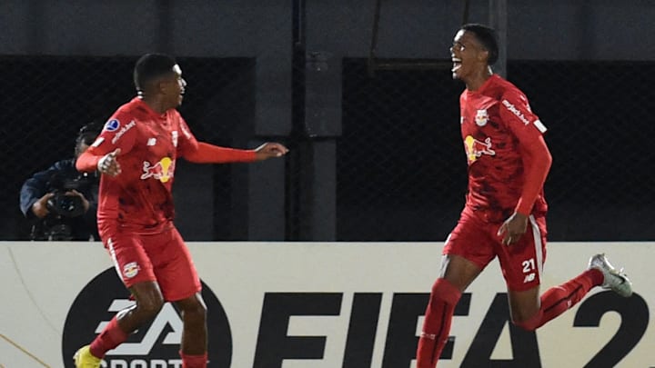 O Massa Bruta lidera o grupo C da Sul-Americana