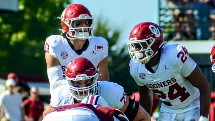 Oklahoma quarterback John Mateer, running back Xavier Robinson