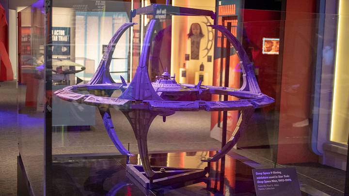 Stargazers: A Star Trek Story episode 22 (Redshirts review)