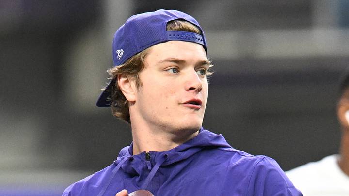 Minnesota Vikings quarterback J.J. McCarthy (9) warms up Minnesota Vikings quarterback J.J. McCarthy (9) warms up