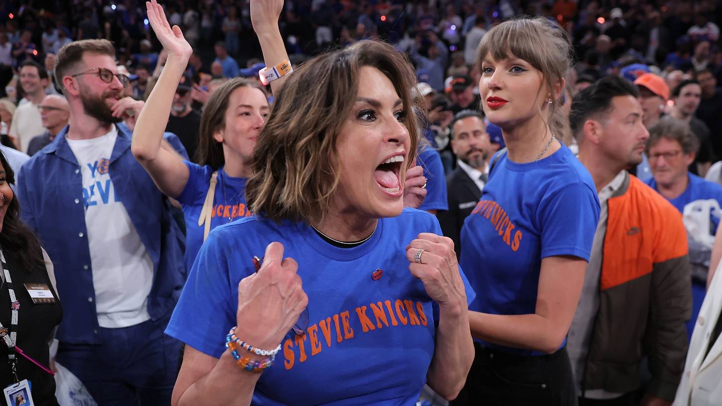 Mariska Hargitay Shares the Taylor Swift Wedding Moment She Can’t Forget
