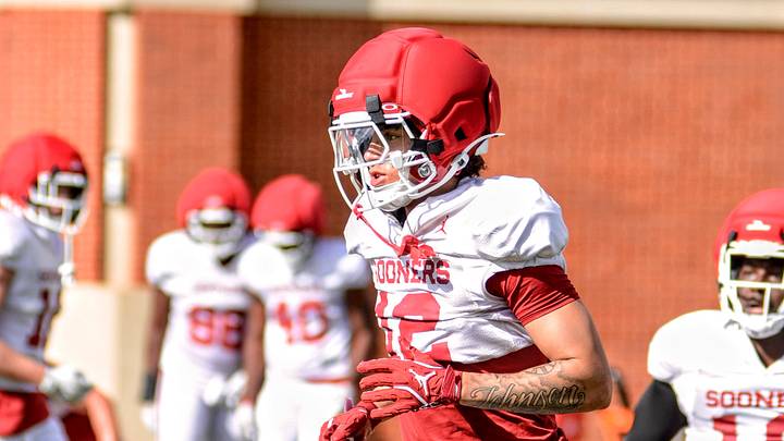 Oklahoma defensive back Derrick Johnson II Oklahoma defensive back Derrick Johnson II