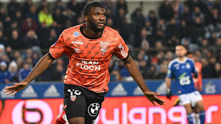 Parmi les attaquants les plus en vogue de Ligue 1 cette saison, Terem Moffi vient officiellement de s'engager avec l'OGC Nice
