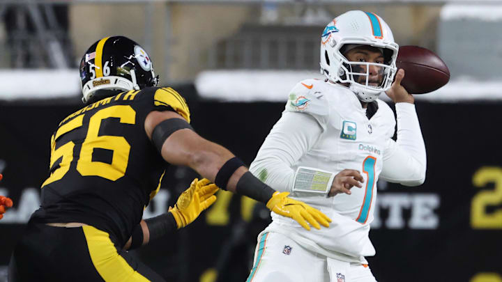 Miami Dolphins quarterback Tua Tagovailoa (1) looks to throw in the second quarter against the Pittsburgh Steelers at Acrisure Stadium. Miami Dolphins quarterback Tua Tagovailoa (1) looks to throw in the second quarter against the Pittsburgh Steelers at Acrisure Stadium.