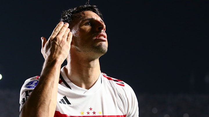 Com dores nas costas, Calleri não deve jogar o primeiro Choque-Rei da Copa do Brasil 2023.